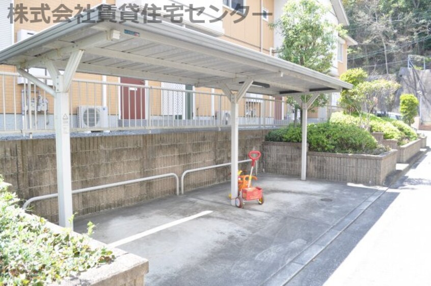  南海本線/和歌山市駅 バス25分大浦下車:停歩5分 1階 築19年