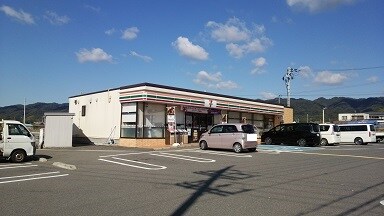 セブンイレブン 紀の川北勢田店様(コンビニ)まで407m 和歌山線/打田駅 徒歩24分 2階 築18年