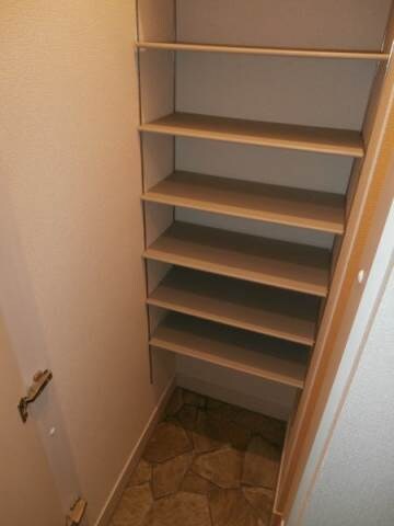  阪和線・羽衣線/六十谷駅 バス14分大谷東下車:停歩1分 1階 築12年