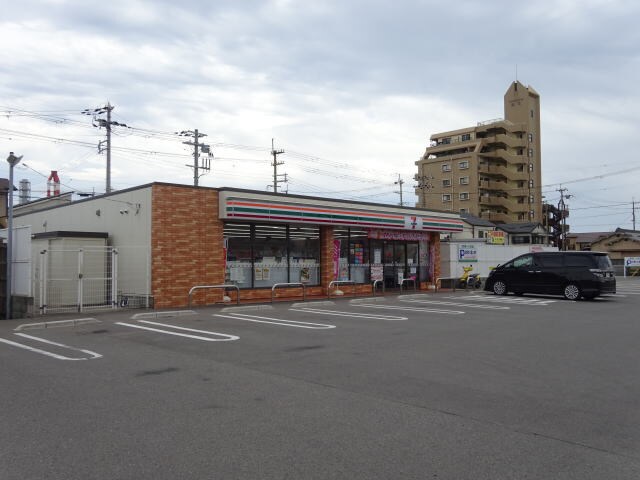 セブンイレブン 和歌山松江北店(コンビニ)まで176m 南海加太線/中松江駅 徒歩6分 3階 築2年