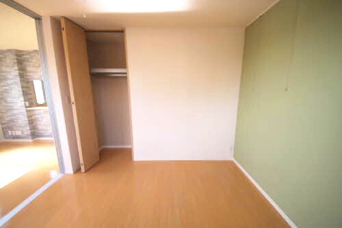  阪和線・羽衣線/紀伊駅 バス13分根来西下車:停歩10分 1階 築15年