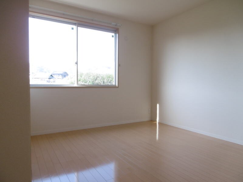  阪和線・羽衣線/紀伊駅 バス13分根来西下車:停歩10分 1階 築15年