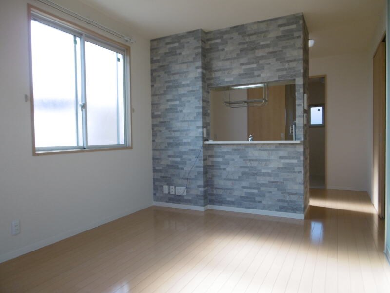  阪和線・羽衣線/紀伊駅 バス13分根来西下車:停歩10分 1階 築15年