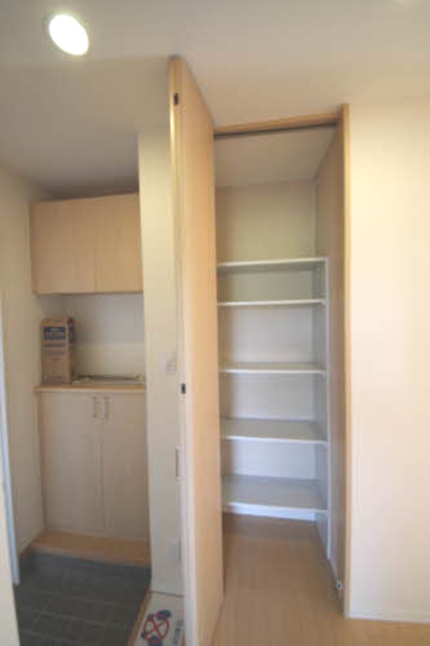  阪和線・羽衣線/紀伊駅 バス13分根来西下車:停歩10分 1階 築15年