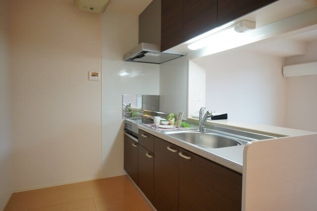  阪和線・羽衣線/和歌山駅 バス11分南中島下車:停歩6分 2階 築13年