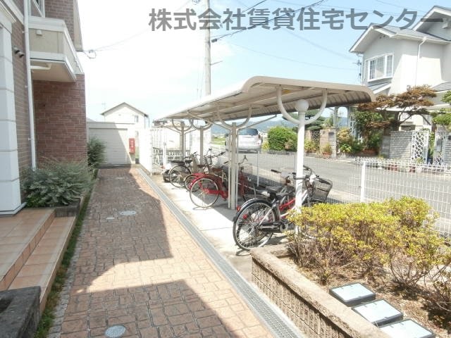  和歌山線/岩出駅 バス20分荊本西下車:停歩3分 1階 築16年