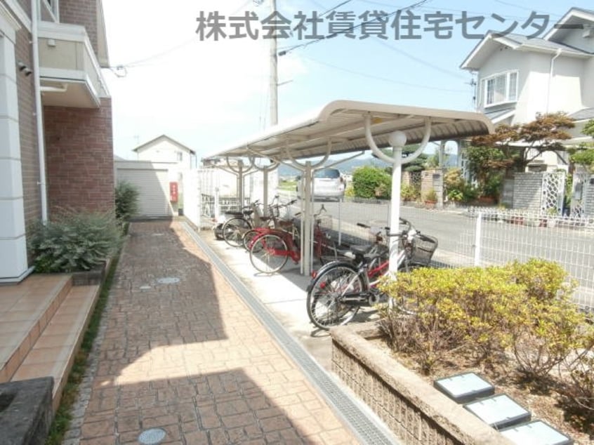  和歌山線/岩出駅 バス20分荊本西下車:停歩3分 1階 築16年