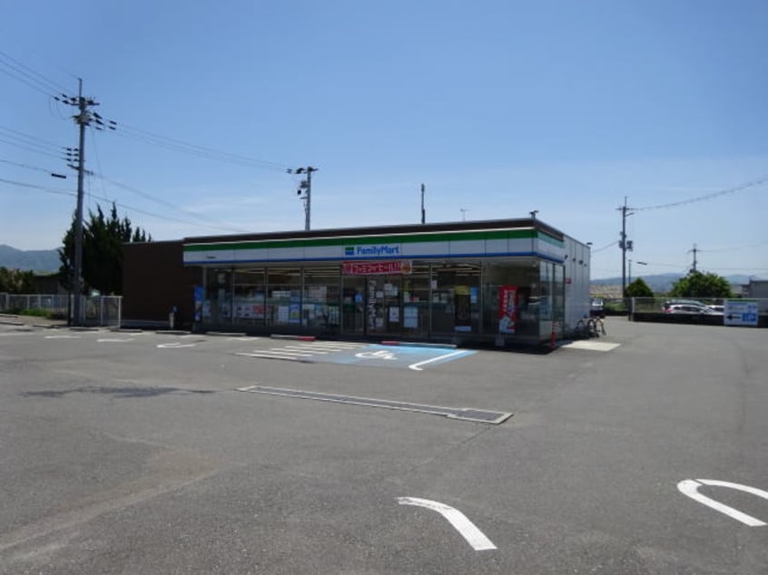 ファミリーマート 打田豊田店様(コンビニ)まで1724m 和歌山線/打田駅 徒歩26分 1階 築19年