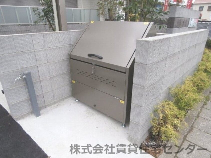  南海本線/和歌山市駅 バス9分島崎町二丁目下車:停歩1分 2階 築6年