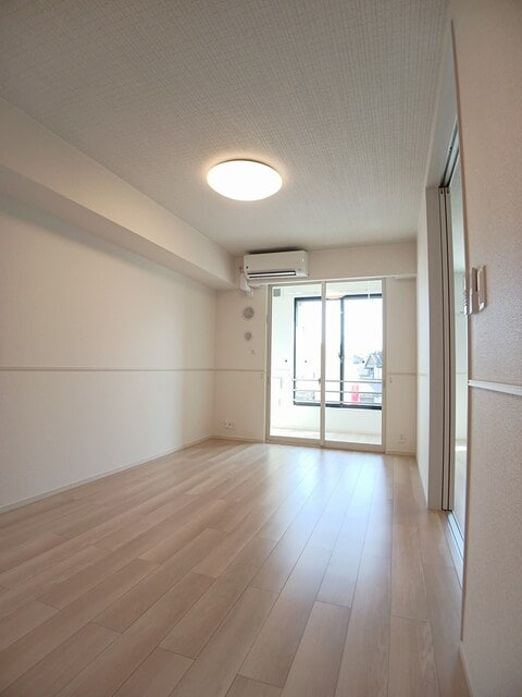  阪和線・羽衣線/紀伊駅 バス9分山村（和歌山県）下車:停歩6分 1階 1年未満