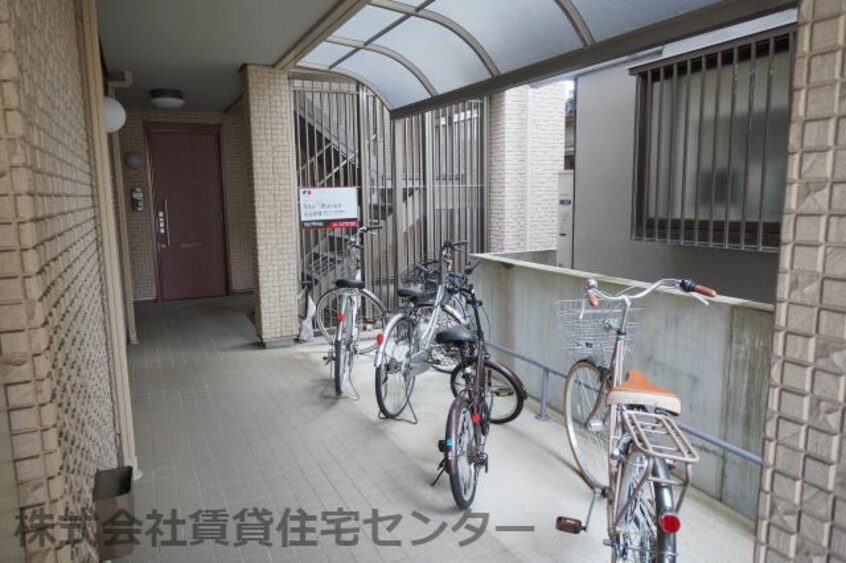  阪和線・羽衣線/和歌山駅 バス10分島崎町二丁目下車:停歩1分 3階 築16年