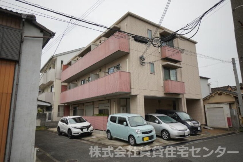  阪和線・羽衣線/和歌山駅 バス10分島崎町二丁目下車:停歩1分 3階 築16年