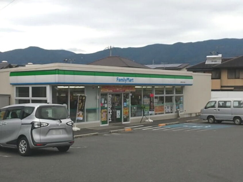 ファミリーマート 高野口町小田店様(コンビニ)まで1302m 和歌山線/高野口駅 徒歩18分 2階 築18年