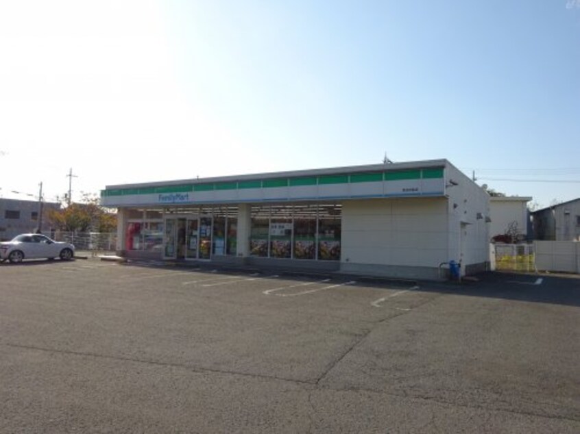 ファミリーマート 有田初島店様(コンビニ)まで576m きのくに線・紀勢本線/箕島駅 徒歩14分 1階 築1年