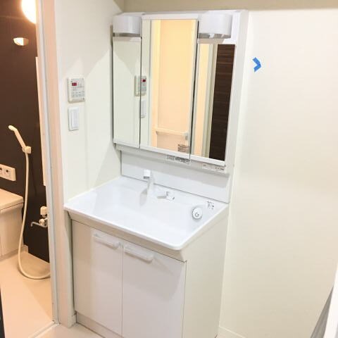  阪和線・羽衣線/和歌山駅 バス24分南宇須下車:停歩4分 1階 築9年