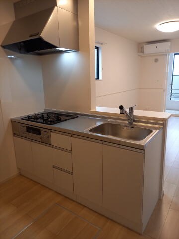 同仕様 きのくに線・紀勢本線/紀三井寺駅 バス5分競技場前下車:停歩8分 1階 建築中