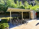 屋根付き駐輪場 レオパレス名草山