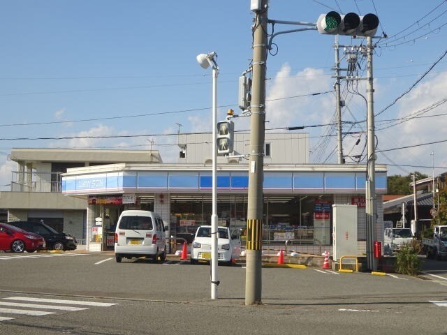 ローソン 有田初島町店様(コンビニ)まで524m きのくに線・紀勢本線/初島駅 徒歩7分 1階 築5年