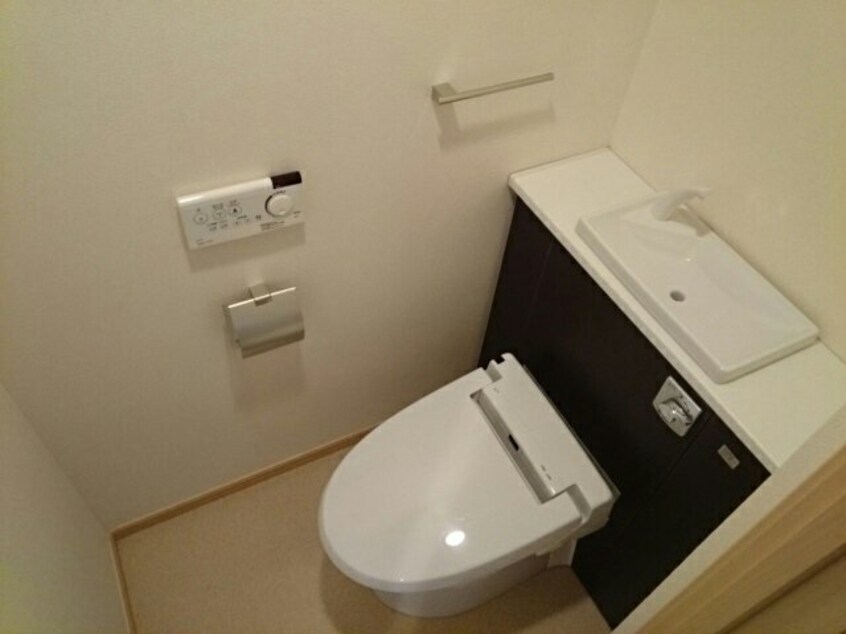  リヴェール栄谷