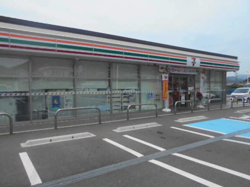 セブンイレブン 広川町広店様(コンビニ)まで505m レスポワールⅠ