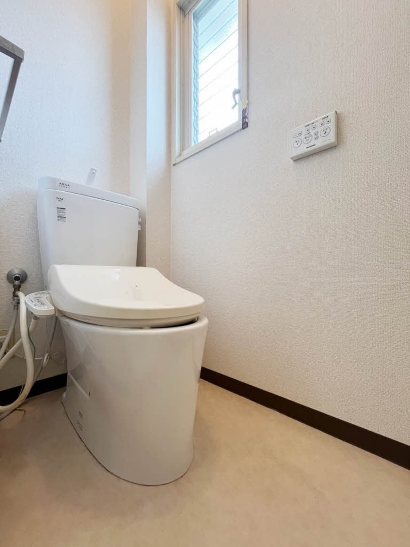  南海本線/和歌山市駅 バス20分秋葉山下車:停歩5分 2階 築33年