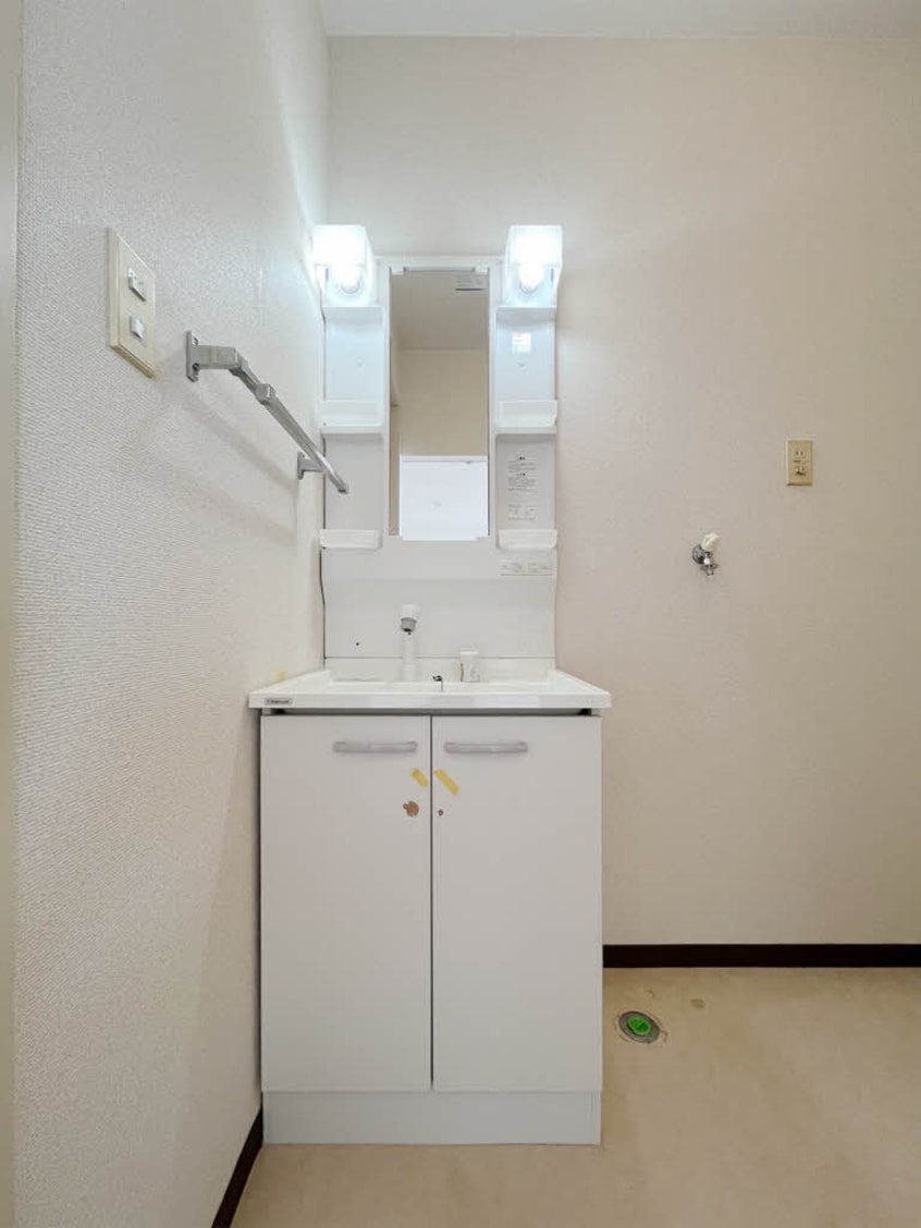  南海本線/和歌山市駅 バス20分秋葉山下車:停歩5分 2階 築33年