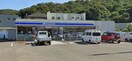 ローソン和歌山岩橋西山田店様(コンビニ)まで612m プレサスヒルズ