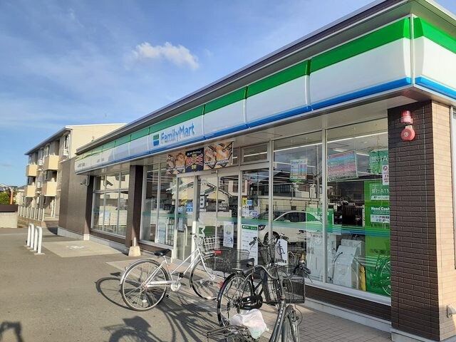 ファミリーマート和歌山福島店様(コンビニ)まで21m D-room福島