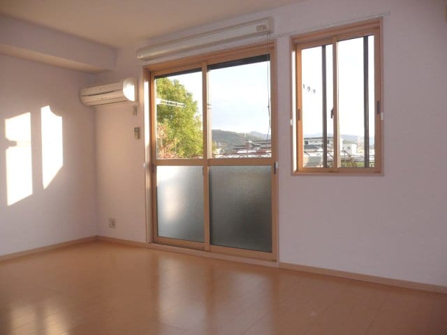  きのくに線・紀勢本線/紀三井寺駅 バス2分名草小学校前下車:停歩6分 1階 築20年