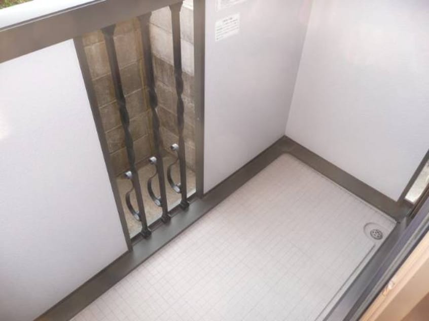  きのくに線・紀勢本線/紀三井寺駅 バス2分名草小学校前下車:停歩6分 1階 築20年