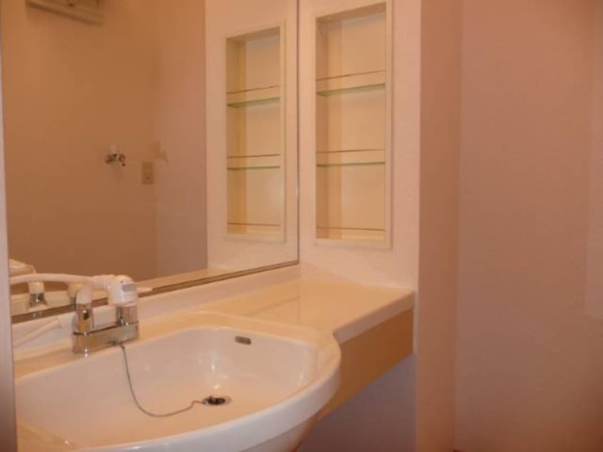  きのくに線・紀勢本線/紀三井寺駅 バス2分名草小学校前下車:停歩6分 1階 築20年