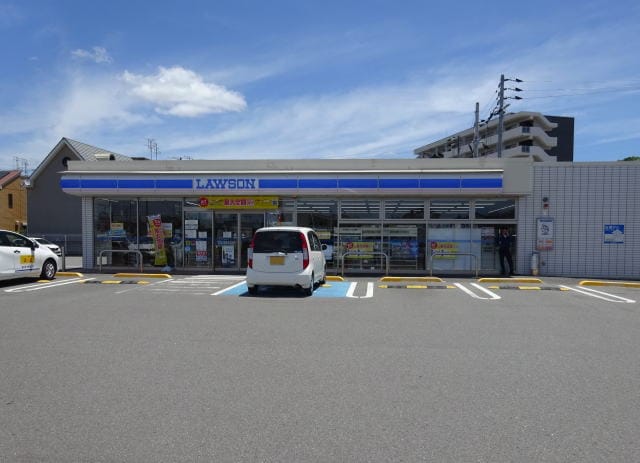 ローソン 和歌山神前東店様(コンビニ)まで477m フローラル・アイⅡ
