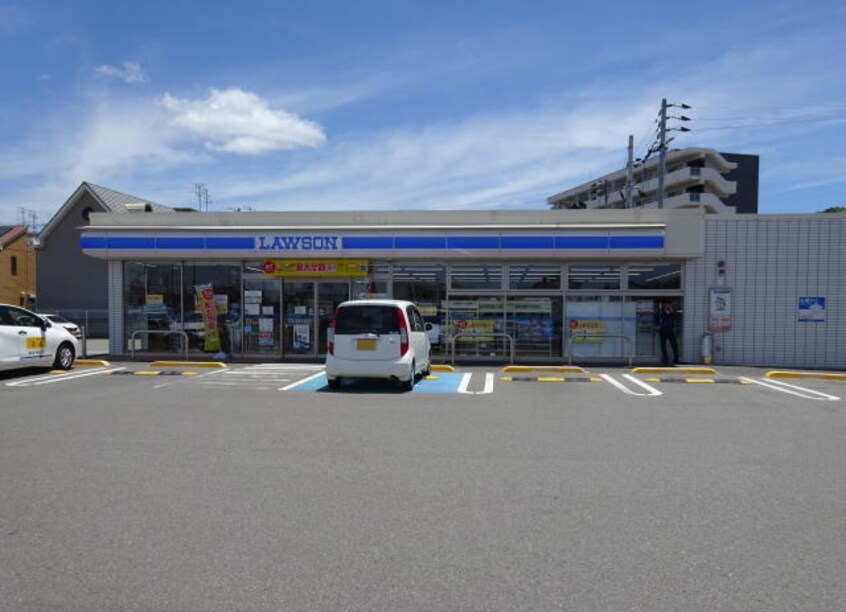 ローソン 和歌山神前東店様(コンビニ)まで477m フローラル・アイⅡ