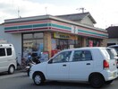 セブンイレブン和歌山津秦店様(コンビニ)まで680m フローラル・アイⅡ