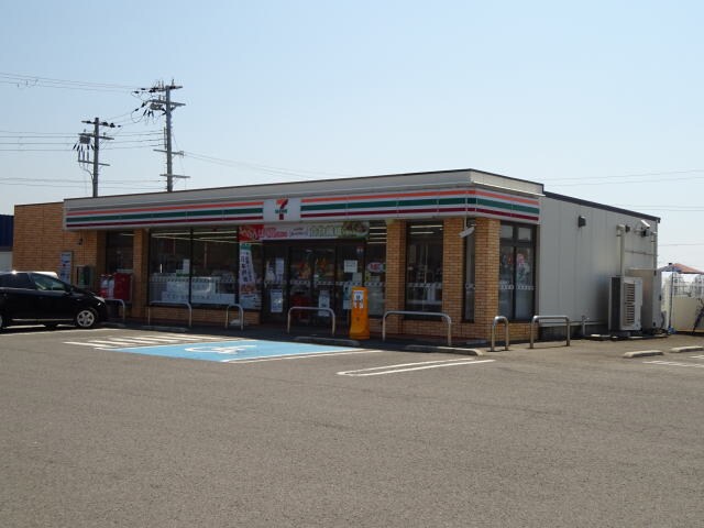 セブンイレブン 和歌山マリーナ入口店様(コンビニ)まで512m D-roomシルクマムB