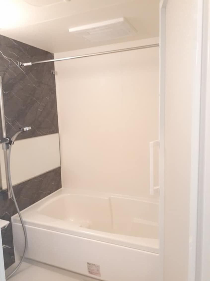  南海本線/和歌山市駅 バス28分大浦下車:停歩6分 2階 築4年