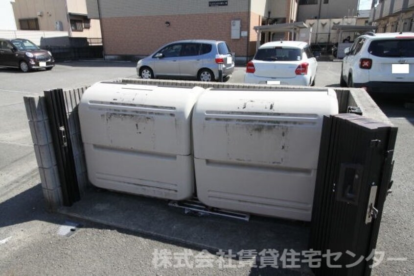  南海本線/和歌山市駅 バス14分小二里下車:停歩6分 1階 築18年