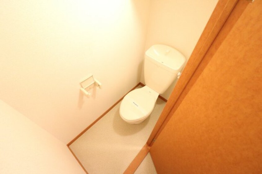 一人暮らしに嬉しいバス・トイレ独立タイプ♪ レオパレスセブン