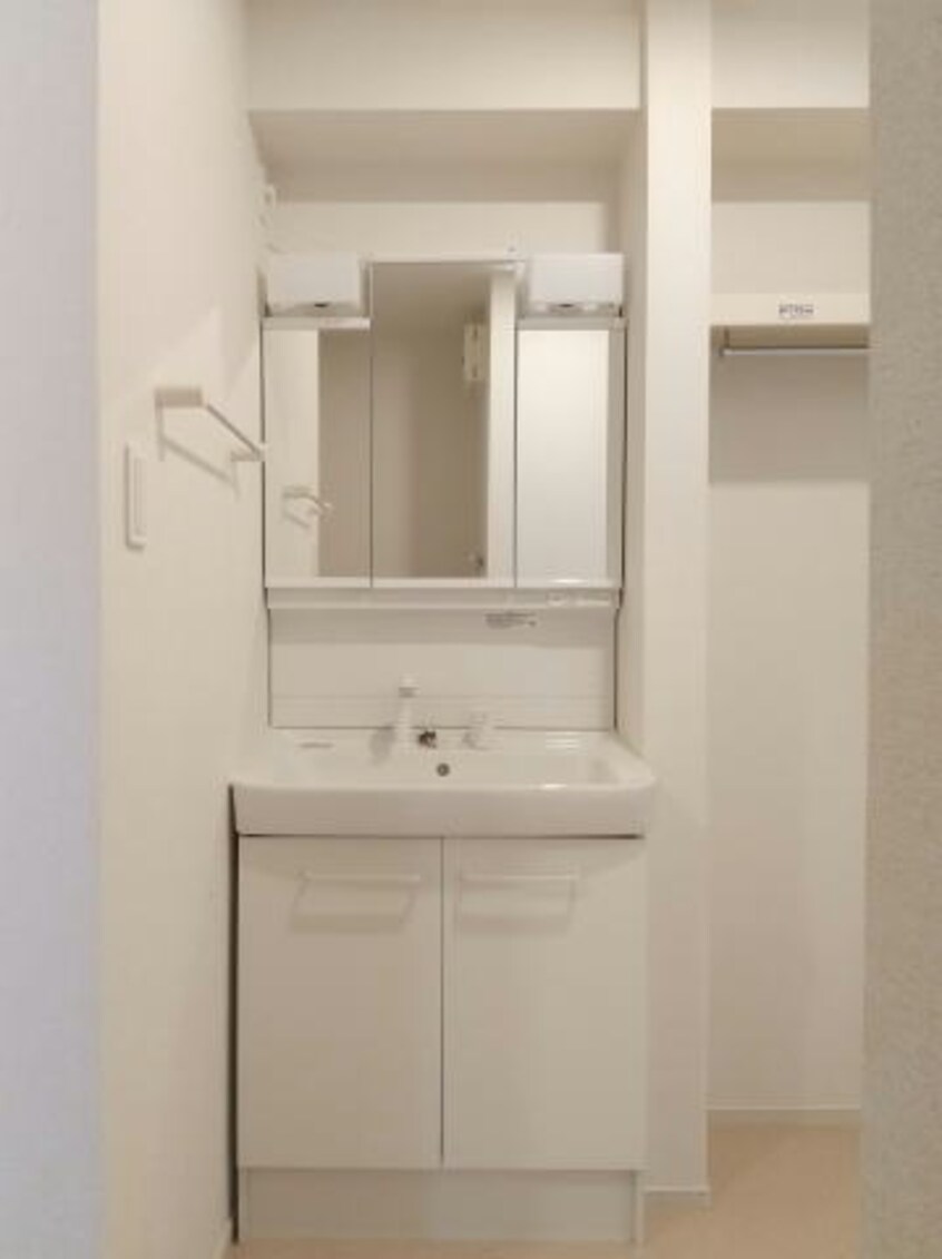 同仕様 南海本線/紀ノ川駅 徒歩15分 1階 築5年