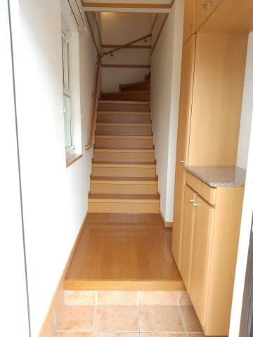  南海本線/和歌山市駅 バス13分土入橋下車:停歩17分 2階 築20年