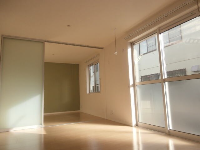  レジデンス有本