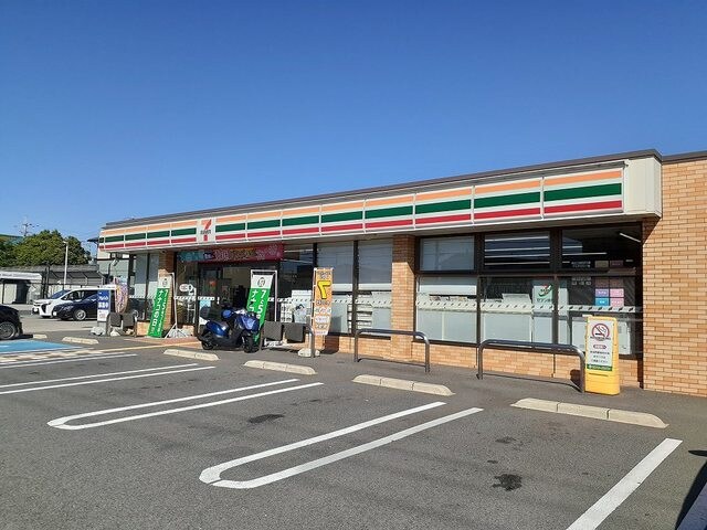セブンイレブン 和歌山北島店様(コンビニ)まで403m きのくに線・紀勢本線/和歌山市駅 バス10分北島橋下車:停歩5分 2階 築4年