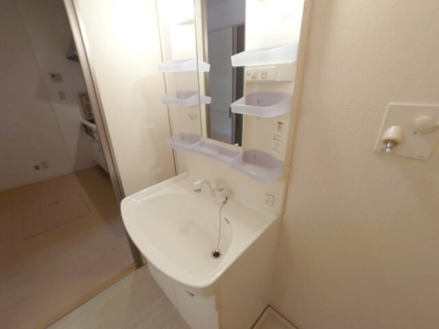 阪和線・羽衣線/六十谷駅 バス12分楠見行者前下車:停歩3分 1階 築20年
