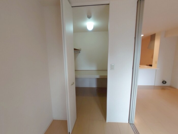  阪和線・羽衣線/六十谷駅 バス12分楠見行者前下車:停歩3分 1階 築20年