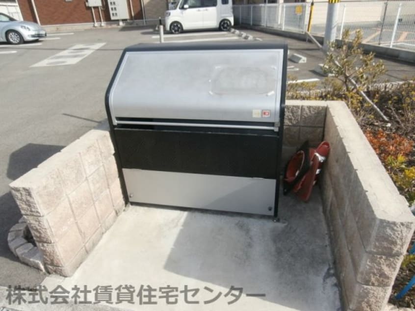  阪和線・羽衣線/六十谷駅 徒歩12分 2階 築11年