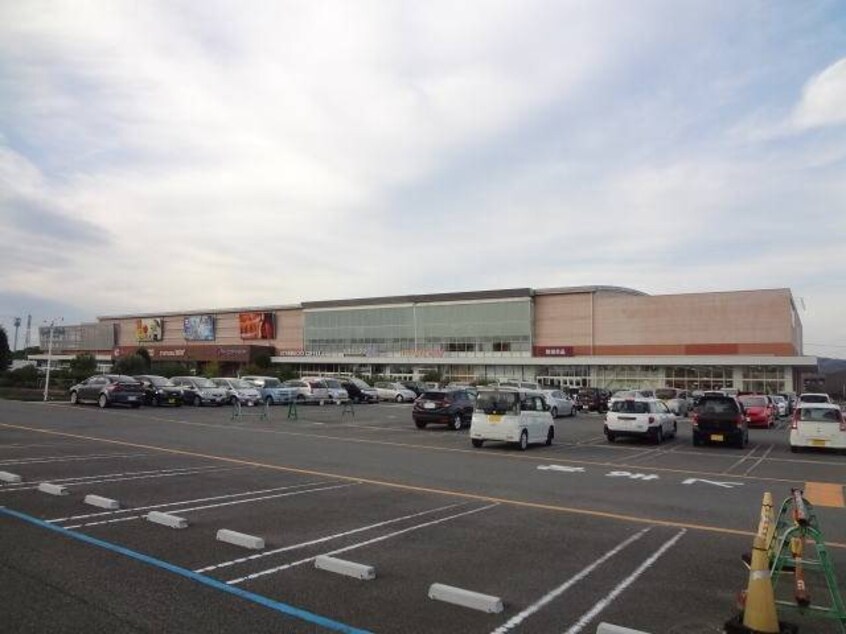 メッサオークワ ガーデンパーク和歌山店様(ショッピングセンター/アウトレットモール)まで492m レオパレス島橋第５