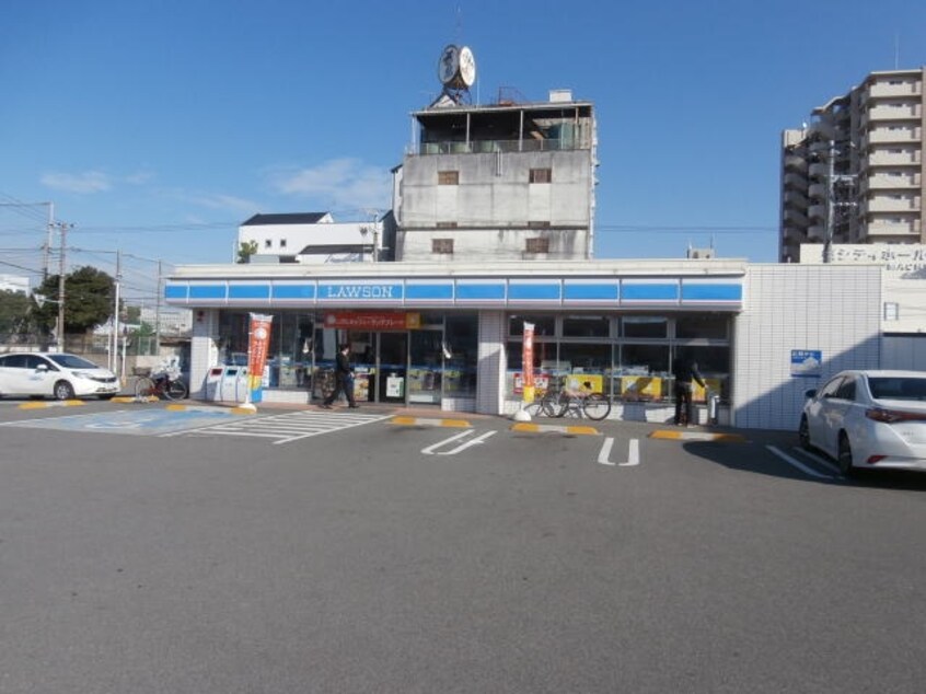 ローソン和歌山餌差町店様(コンビニ)まで486m Bereo Plaisant