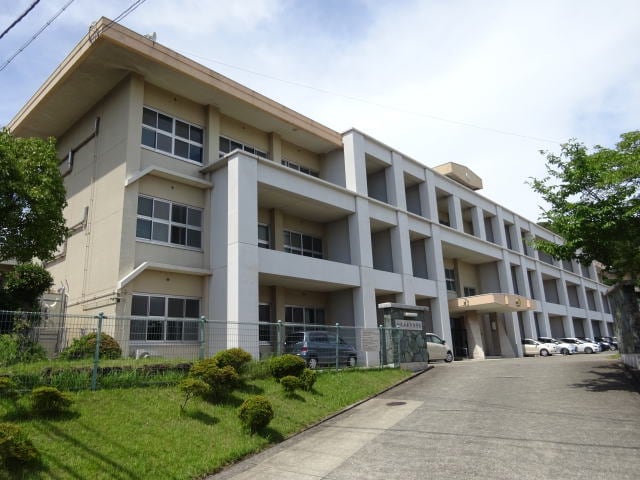 和歌山県警察学校(大学/短大/専門学校)まで2114m シンコーハイツ