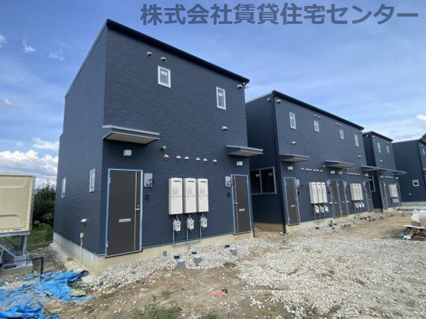 施工例※実際の建物とは、外壁、窓の開口部の位置等のデザインが TJ本脇