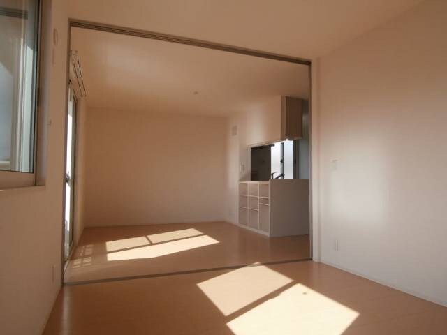  パインズコートⅢ